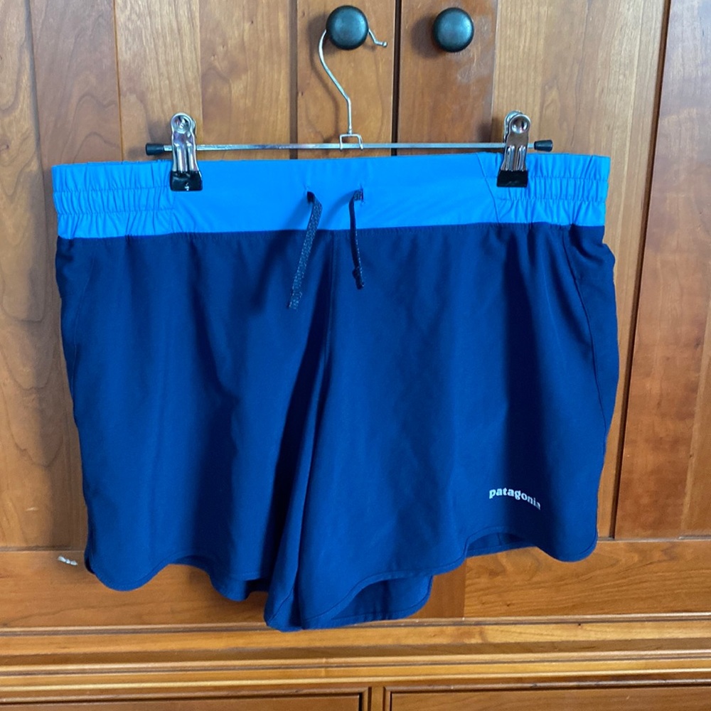 Patagonia lined women’s running short with back zip pocket and drawstring